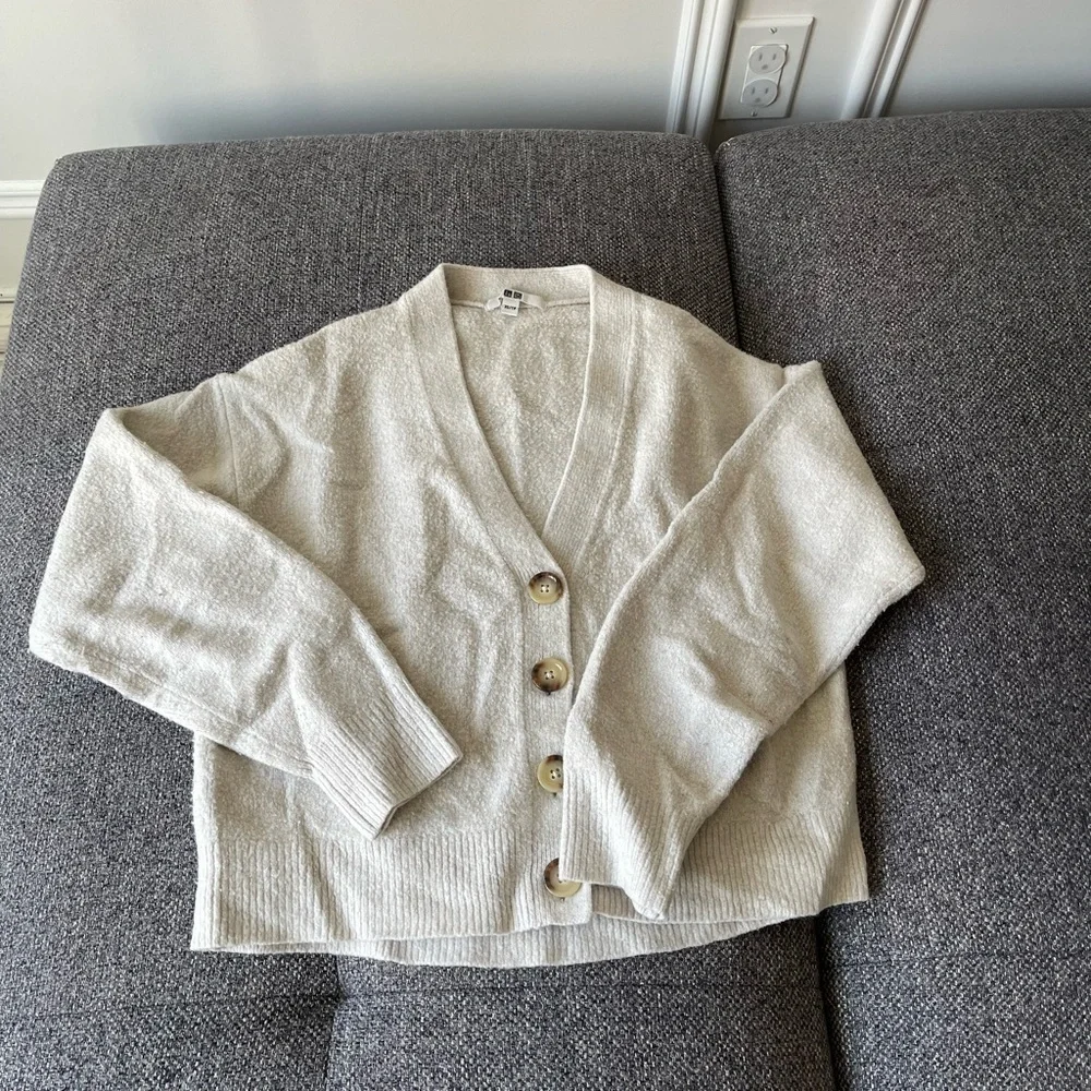 4/$24 🧡 Uniqlo Cream Women's Cardigan - Picture 7 of 9